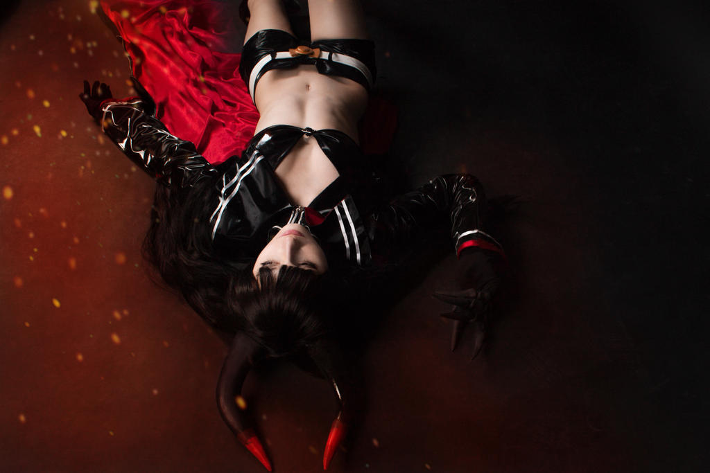 Black Rock Shooter - Black Gold Saw Cosplay - light aesthetic