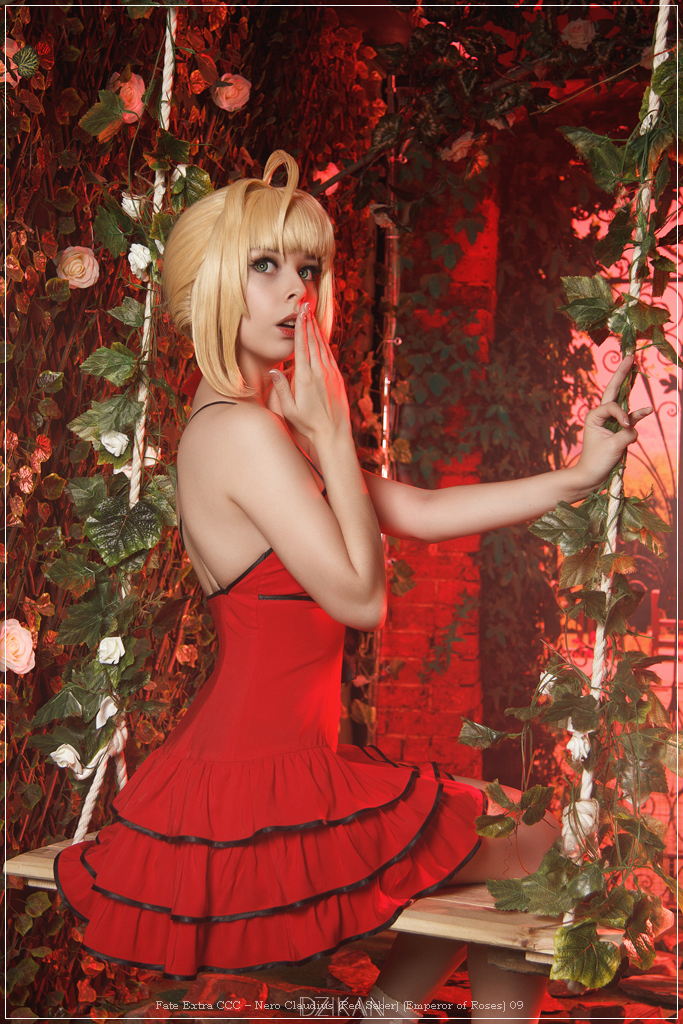 Fate Extra CCC - Nero Claudius (Red Saber) (Emperor of Roses) Cosplay - expressive portrait