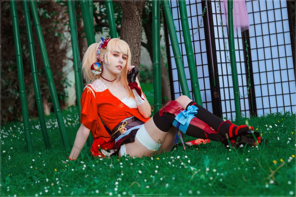Genshin Impact - Naganohara Yoimiya Cosplay - light aesthetic Genshin Impact - Naganohara Yoimiya Cosplay - light aesthetic