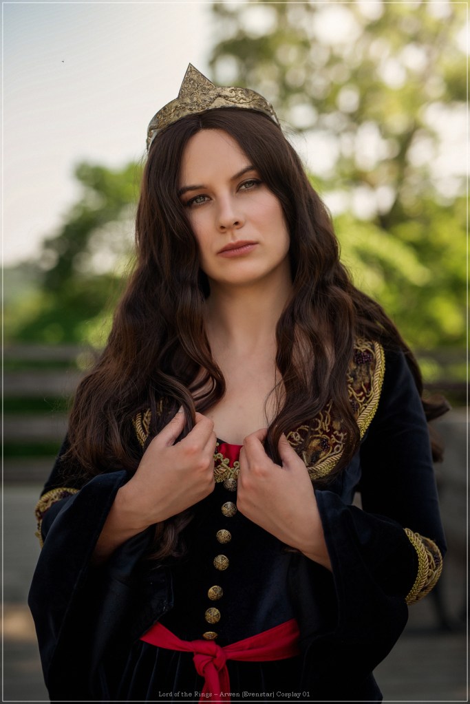 Lord of the Rings - Arwen (Evenstar) Cosplay - body photo