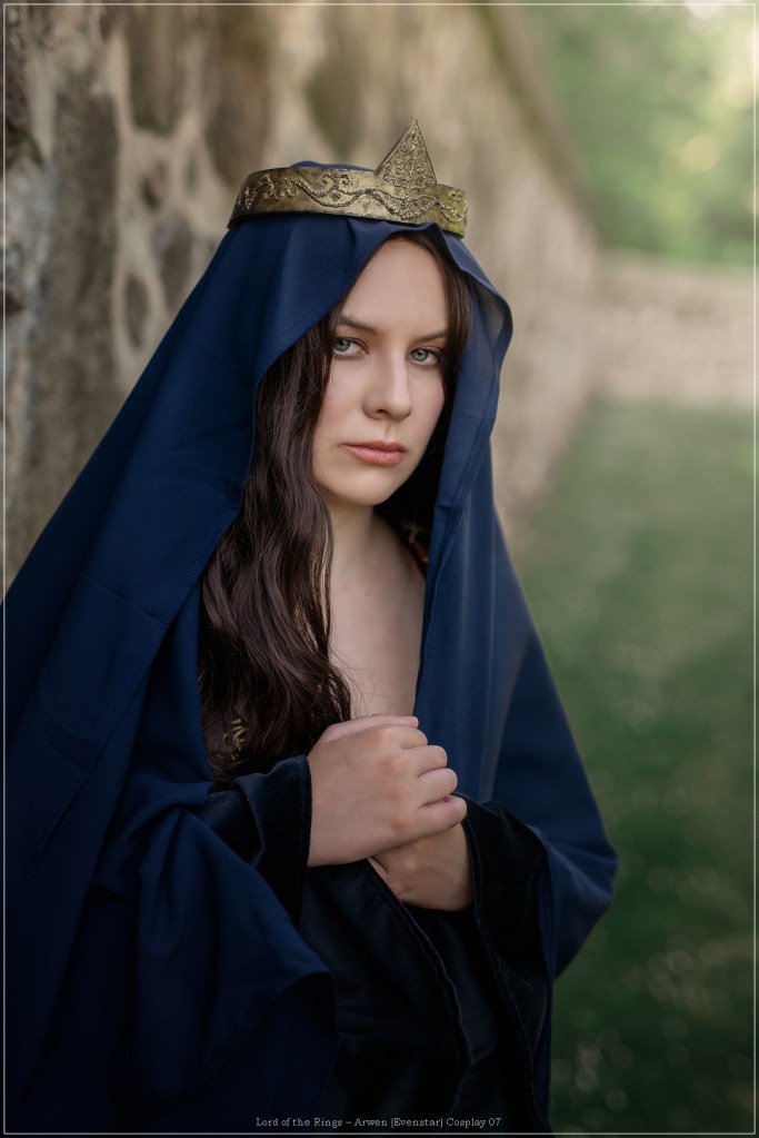 Lord of the Rings - Arwen (Evenstar) Cosplay - recreation