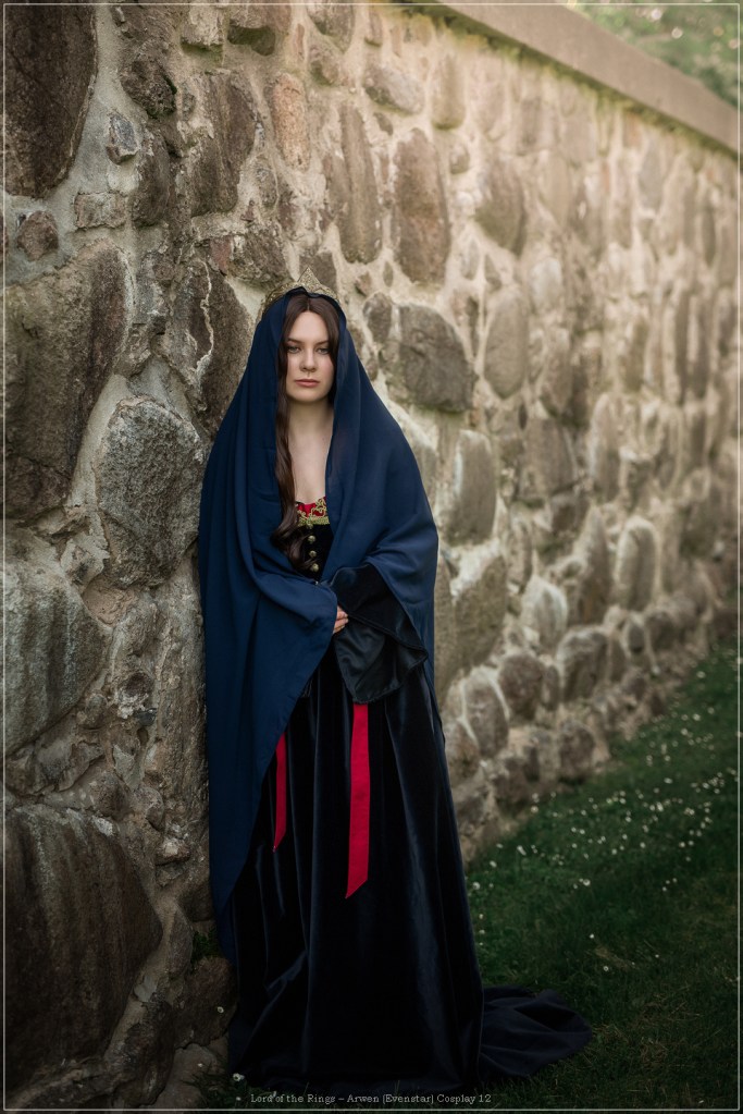 Lord of the Rings - Arwen (Evenstar) Cosplay - cosplay study