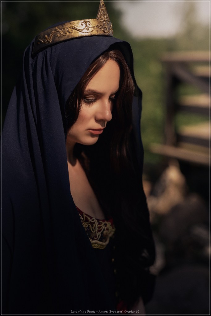 Lord of the Rings - Arwen (Evenstar) Cosplay - body photo