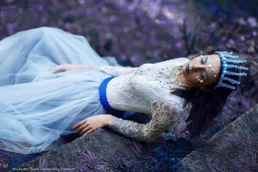 Queen Original Vision Cosplay - full length photo Queen Original Vision Cosplay - full length photo