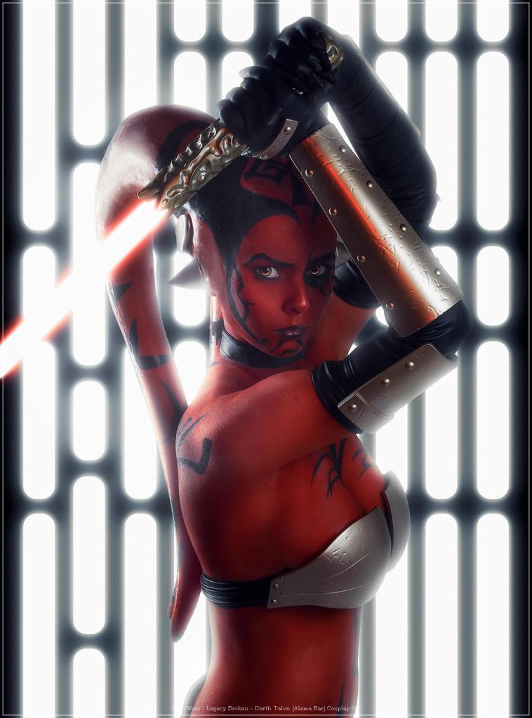 Star Wars - Legacy Broken - Darth Talon (Alema Rar) Cosplay - soft focus shot