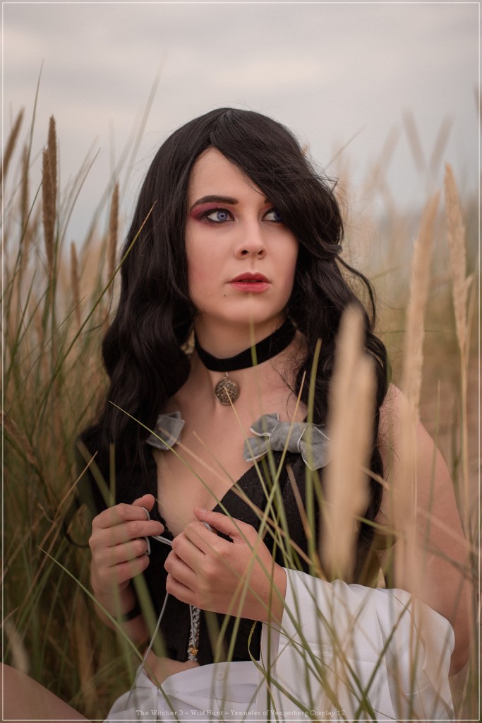 The Witcher 3 - Wild Hunt - Yennefer of Vengerberg Cosplay - inspired capture The Witcher 3 - Wild Hunt - Yennefer of Vengerberg Cosplay - inspired capture