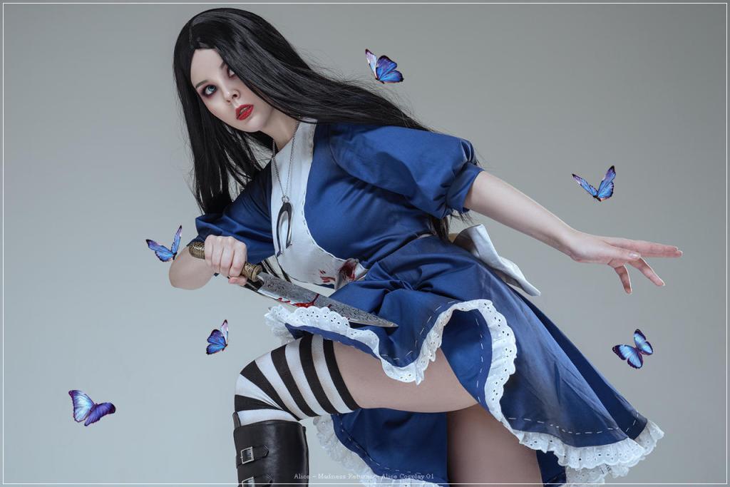 Alice - Madness Returns - Alice Cosplay - full length photo
