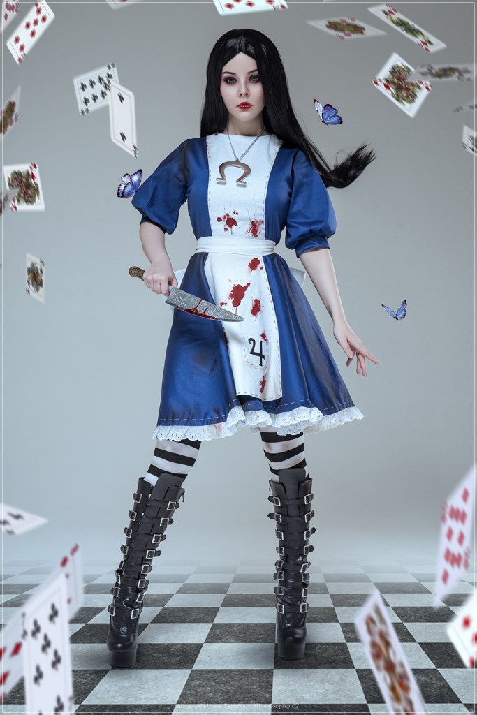Alice - Madness Returns - Alice Cosplay - character portrait photography
