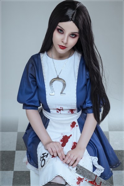 Alice - Madness Returns - Alice Cosplay