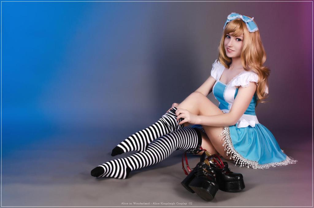 Alice in Wonderland - Alice Kingsleigh Cosplay - anime costume