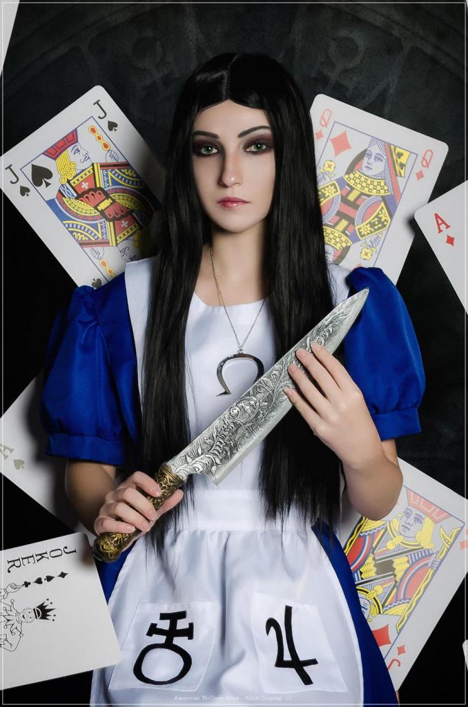 American McGees Alice - Alice Cosplay - full body character photo