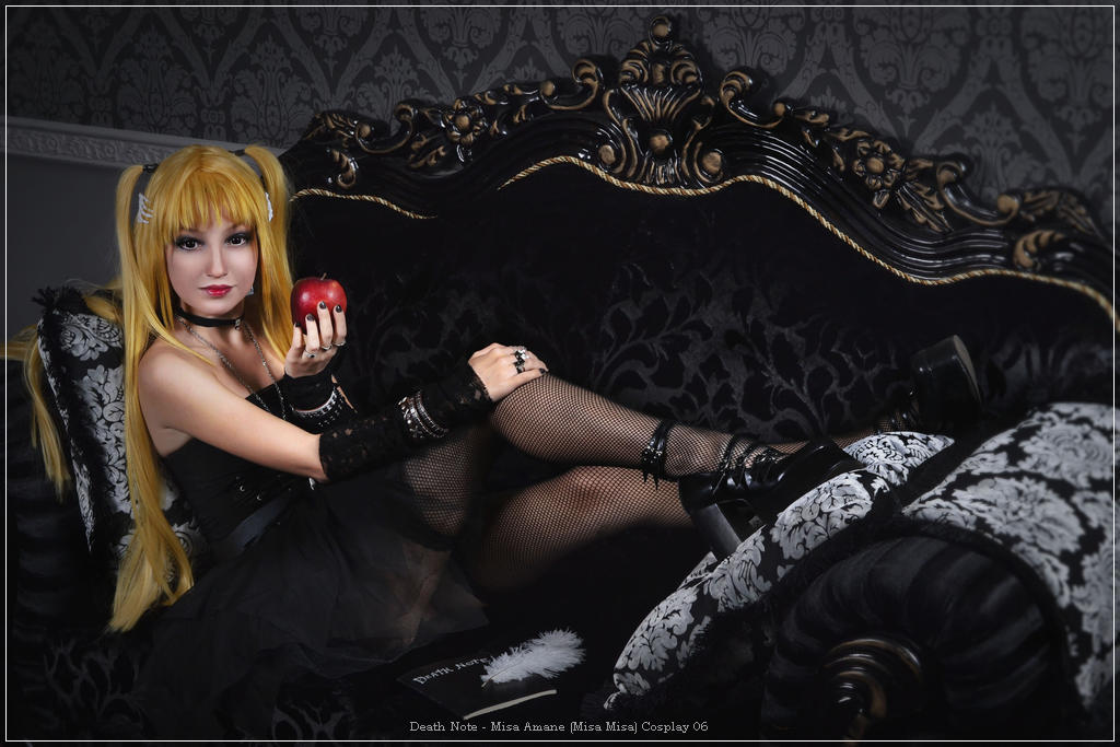 Death Note - Misa Amane (Misa Misa) Cosplay character recreation portrait