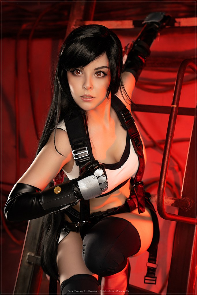 Final Fantasy 7 - Remake - Tifa Lockhart Cosplay - authentic view Final Fantasy 7 - Remake - Tifa Lockhart Cosplay - authentic view