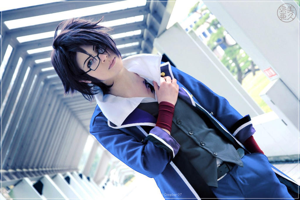 K - Saruhiko Fushimi (Saru) Cosplay - full length character portrait K - Saruhiko Fushimi (Saru) Cosplay - full length character portrait