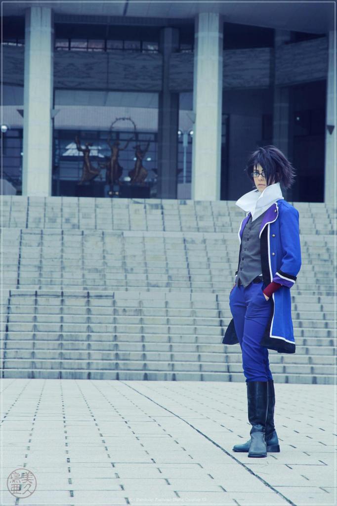 K - Saruhiko Fushimi (Saru) Cosplay - full body portrait K - Saruhiko Fushimi (Saru) Cosplay - full body portrait