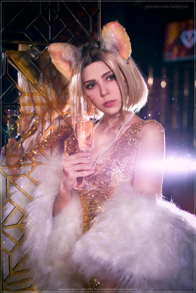 League of Legends - Ahri (The Nine-Tailed Fox) (Prestige) Cosplay full body portrait