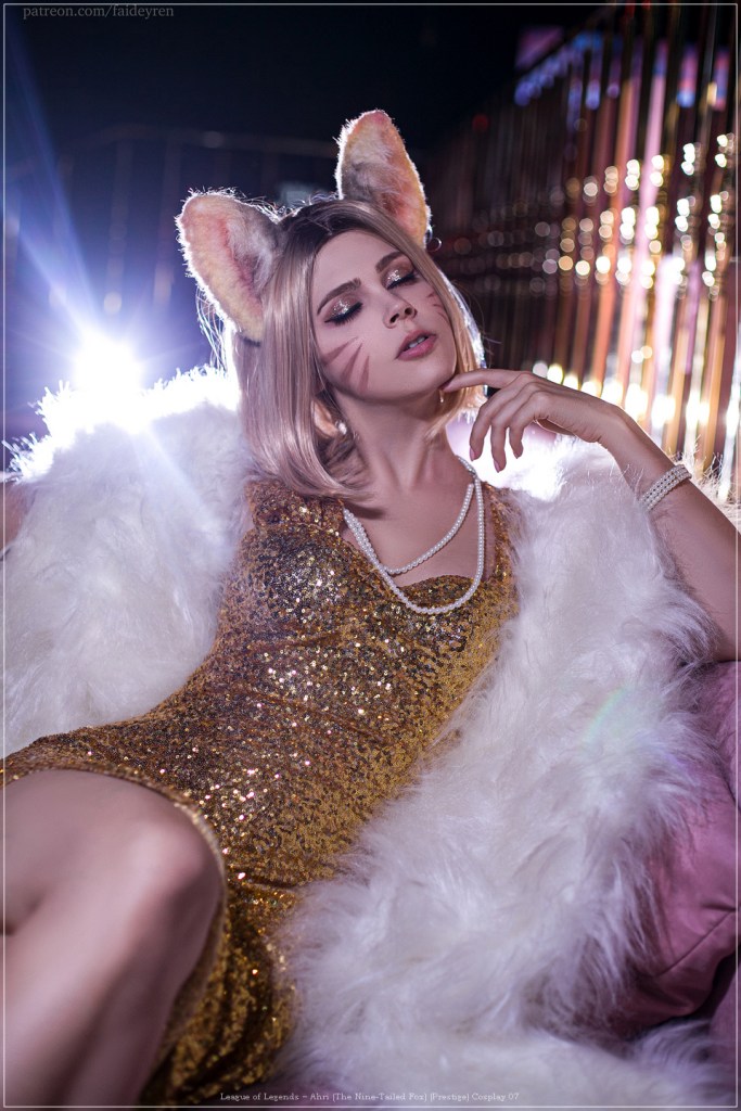 League of Legends - Ahri (The Nine-Tailed Fox) (Prestige) Cosplay full length photo