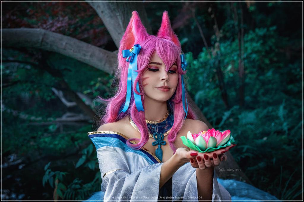 League of Legends - Ahri (The Nine-Tailed Fox) (Spirit Blossom) Cosplay character portrait photography