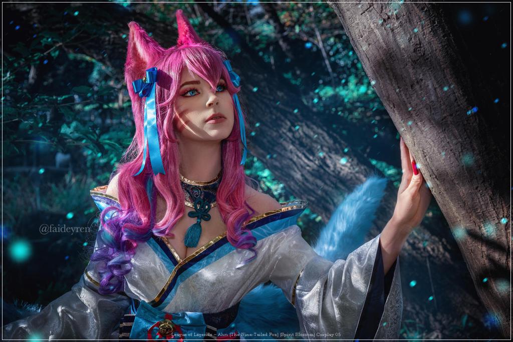League of Legends - Ahri (The Nine-Tailed Fox) (Spirit Blossom) Cosplay full body portrait