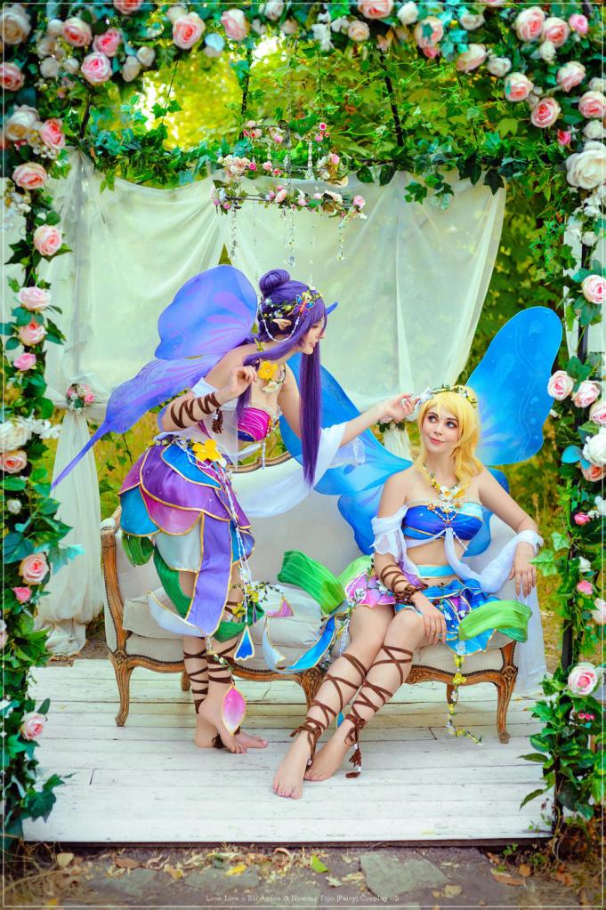 Love Live - Eli Ayase & Nozomi Tojo (Fairy) Cosplay - soft focus shot Love Live - Eli Ayase & Nozomi Tojo (Fairy) Cosplay - soft focus shot