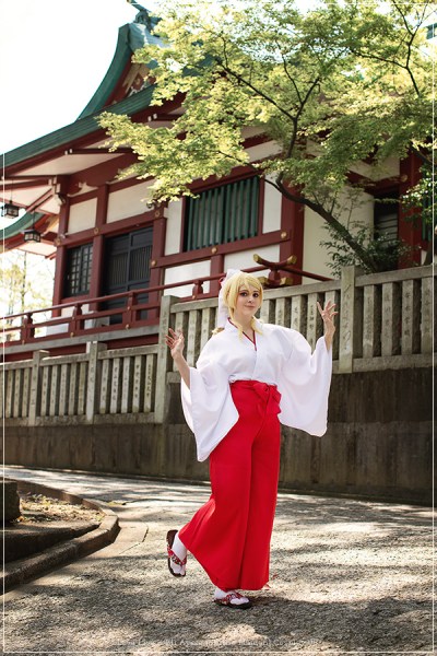 Love Live - Eli Ayase (Shrine Maiden) Cosplay