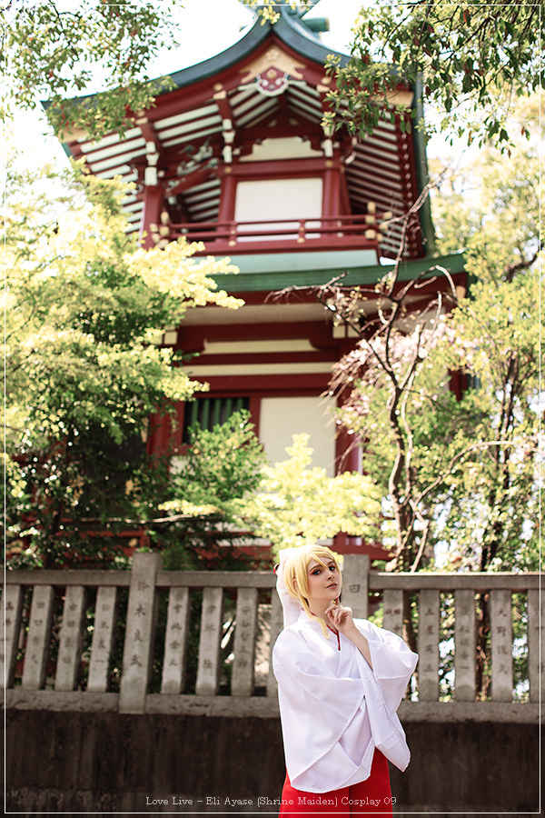 Love Live - Eli Ayase (Shrine Maiden) Cosplay character recreation portrait