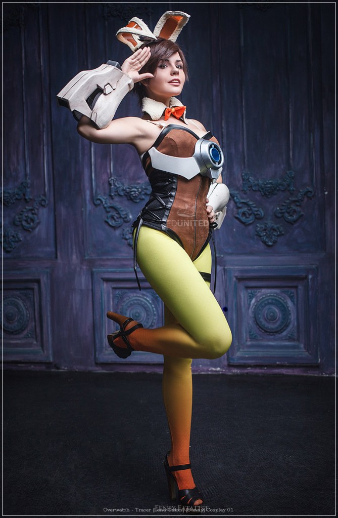 Overwatch - Tracer (Lena Oxton) (Bunny) Cosplay - authentic view