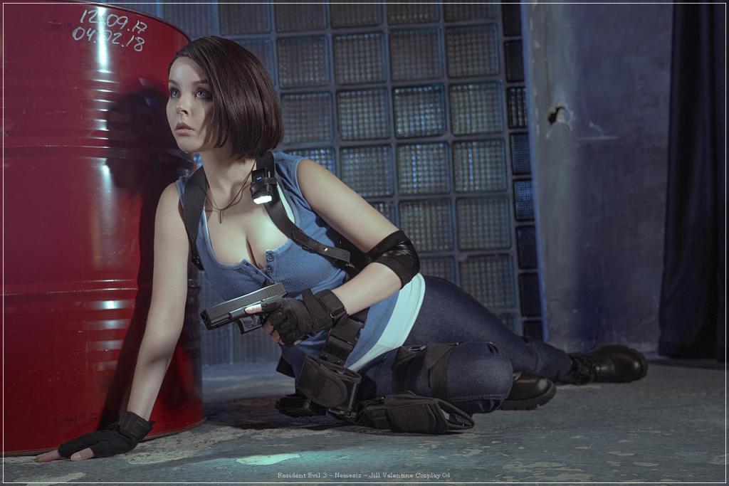 Resident Evil 3 - Remake - Jill Valentine Cosplay - delicate portrait Resident Evil 3 - Remake - Jill Valentine Cosplay - delicate portrait