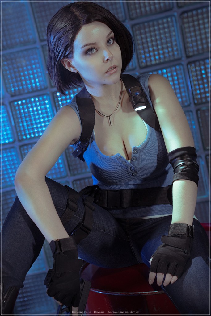 Resident Evil 3 - Remake - Jill Valentine Cosplay - expressive portrait Resident Evil 3 - Remake - Jill Valentine Cosplay - expressive portrait