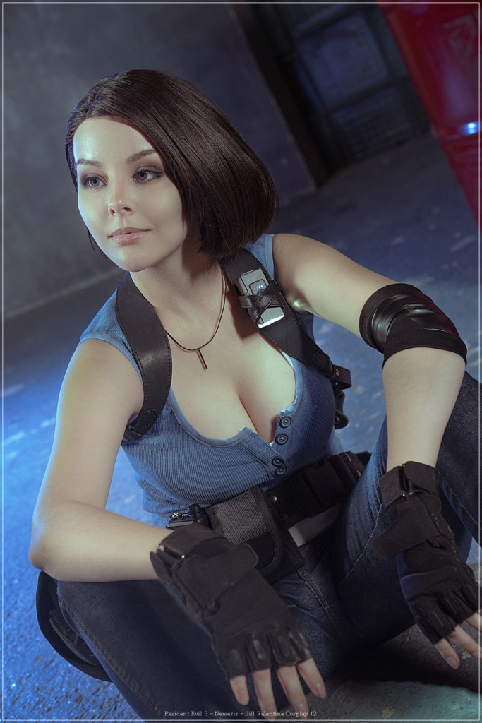 Resident Evil 3 - Remake - Jill Valentine Cosplay - soft focus shot Resident Evil 3 - Remake - Jill Valentine Cosplay - soft focus shot