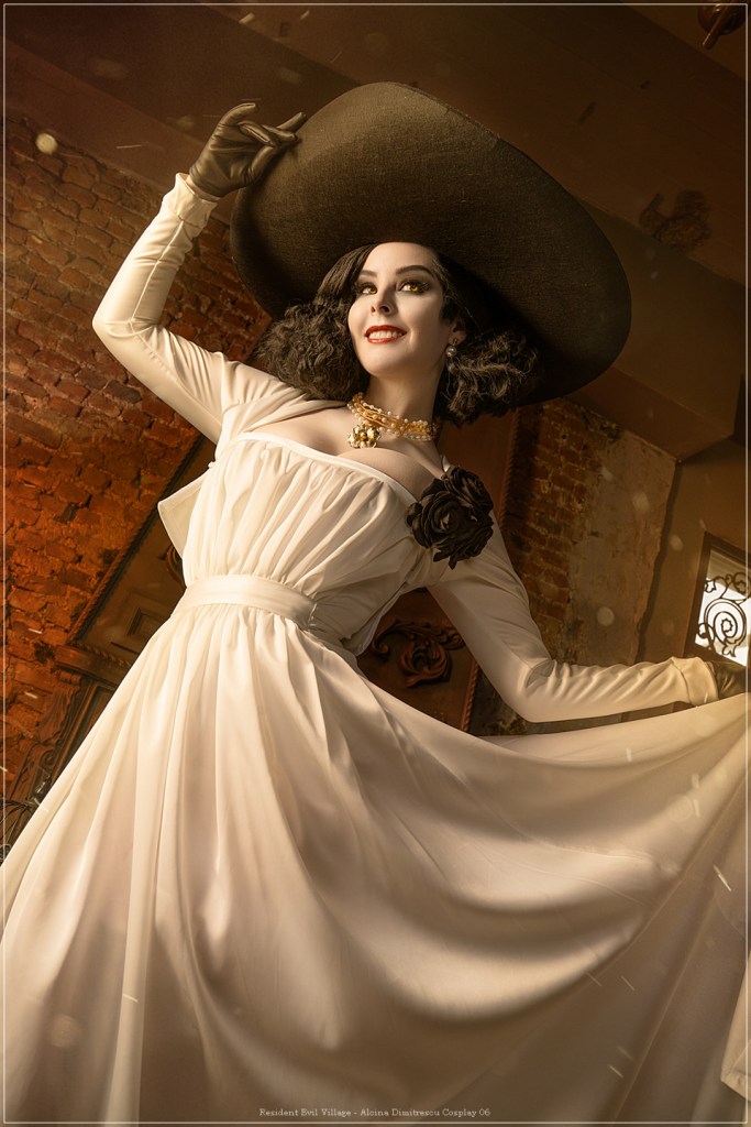 Resident Evil Village - Alcina Dimitrescu Cosplay - mature capture