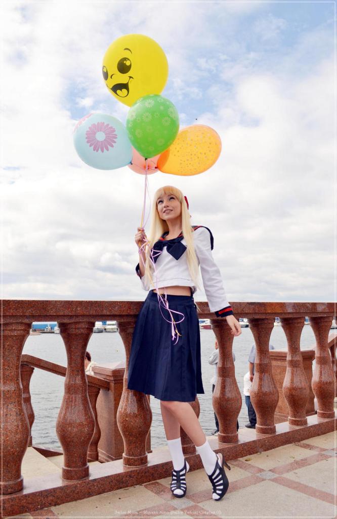 Sailor Moon - Minako Aino (Sailor Venus) Cosplay - full body port. Sailor Moon - Minako Aino (Sailor Venus) Cosplay - full body port.