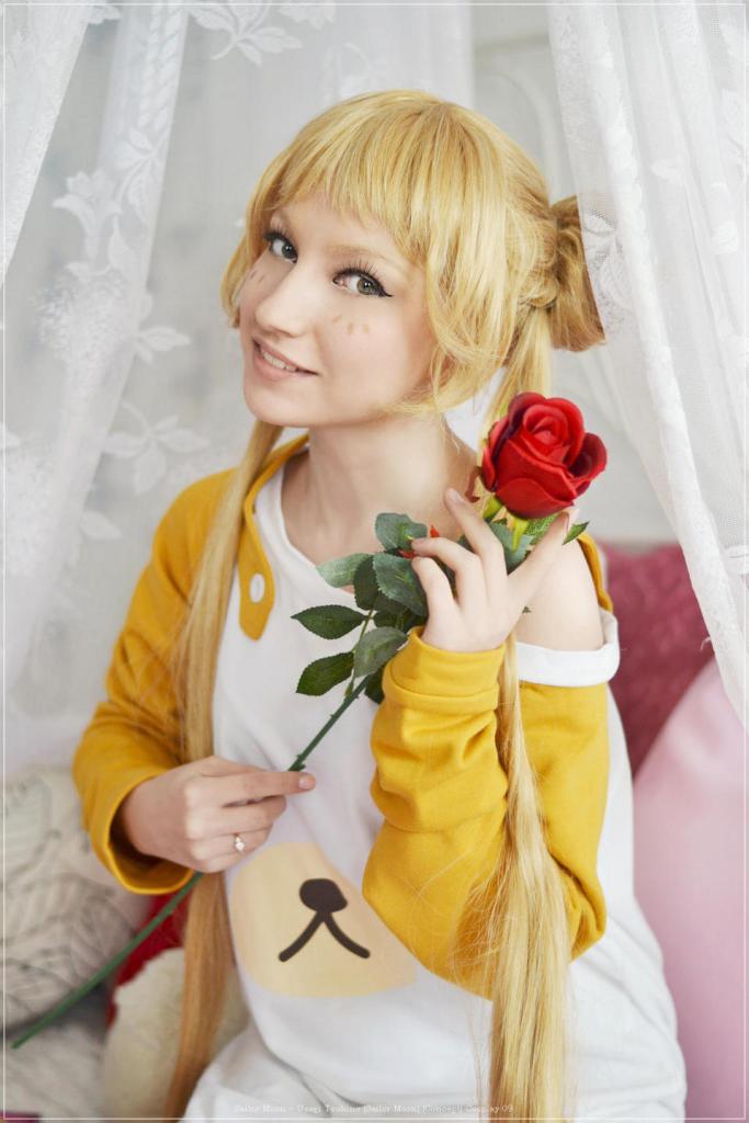Sailor Moon - Usagi Tsukino (Sailor Moon) (Concept) Cosplay - portrait photo