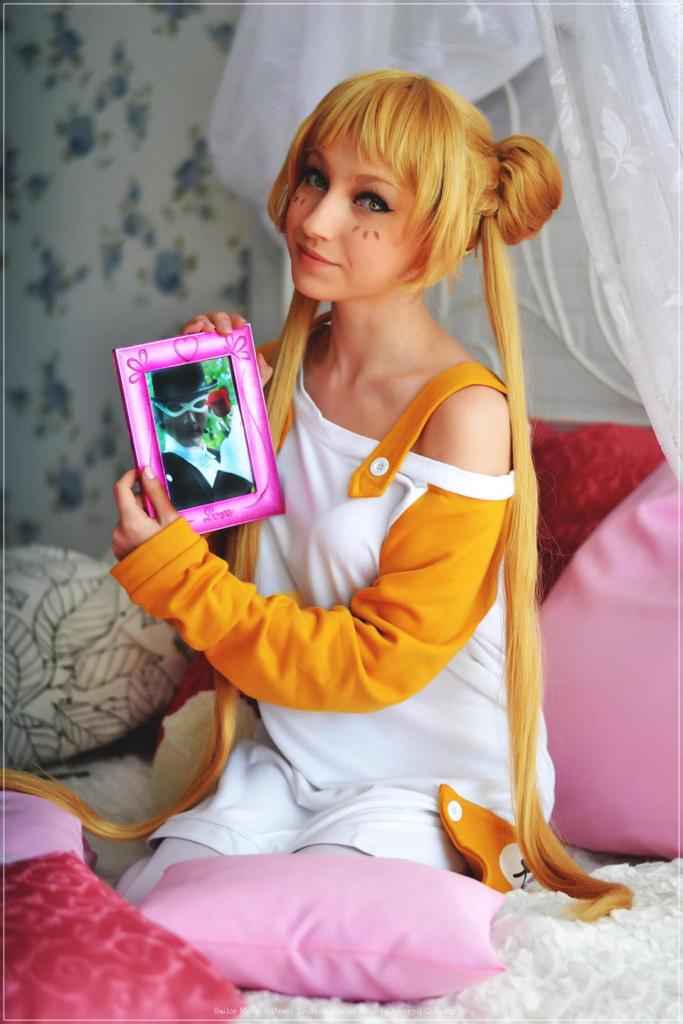 Sailor Moon - Usagi Tsukino (Sailor Moon) (Concept) Cosplay - full body port.