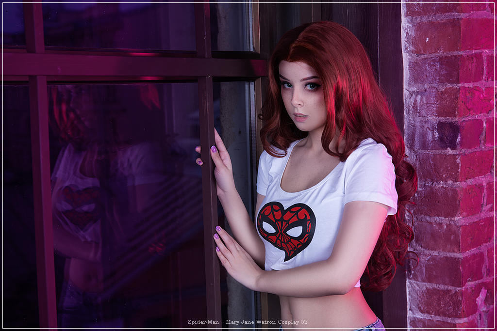 Spider-Man - Mary Jane Watson Cosplay - artistic framing portrait