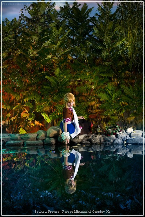 Touhou Project - Parsee Mizuhashi Cosplay - full length port. Touhou Project - Parsee Mizuhashi Cosplay - full length port.