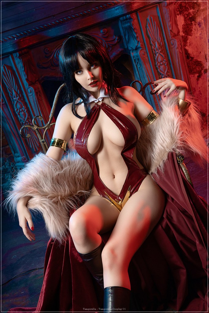 Vampirella - Vampirella Cosplay - daring artistic composition
