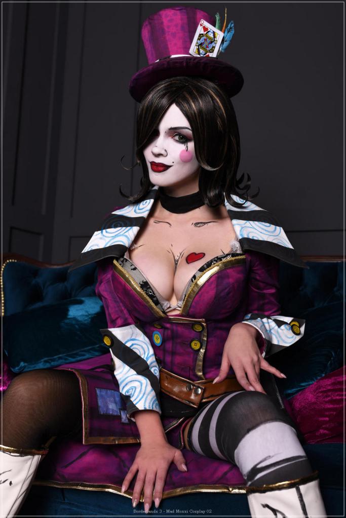 Borderlands 3 - Mad Moxxi Cosplay - delicate character portrait