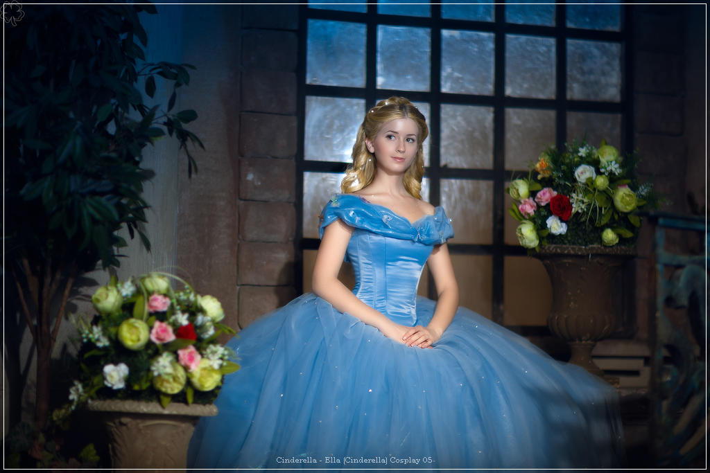 Cinderella - Ella (Cinderella) Cosplay - character portrait photography