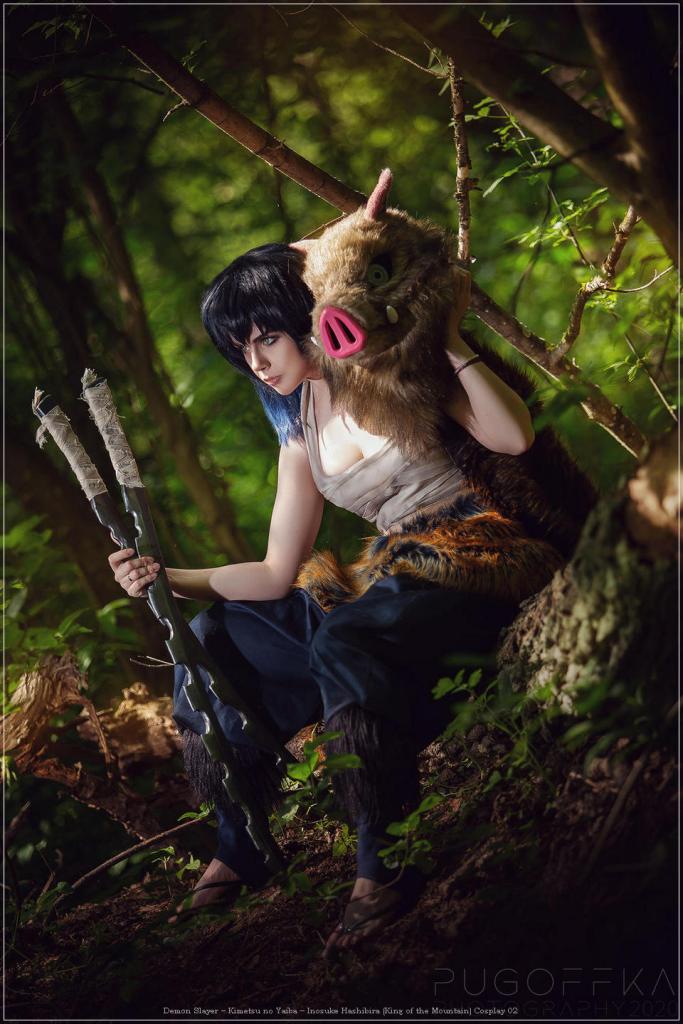Demon Slayer - Inosuke Hashibira (King of the Mountain) Cosplay - character analysis Demon Slayer - Inosuke Hashibira (King of the Mountain) Cosplay - character analysis