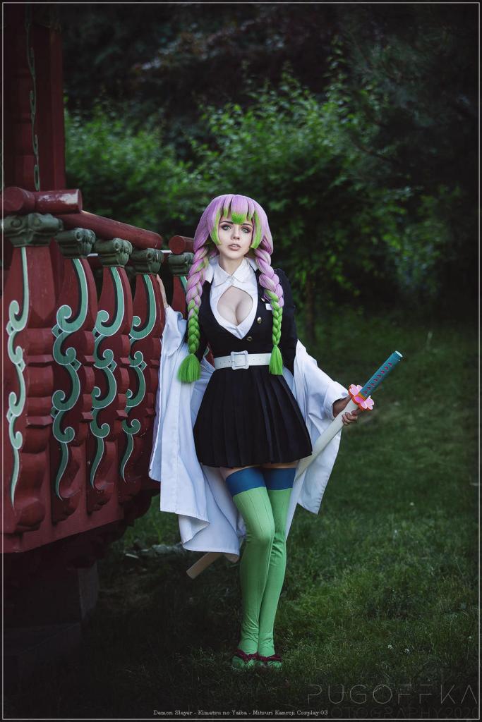 Demon Slayer - Mitsuri Kanroji Cosplay - authentic costume view