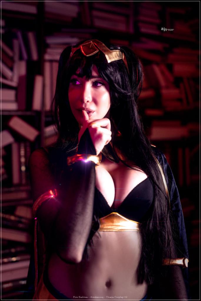 Fire Emblem - Awakening - Tharja Cosplay - elegant character representation Fire Emblem - Awakening - Tharja Cosplay - elegant character representation