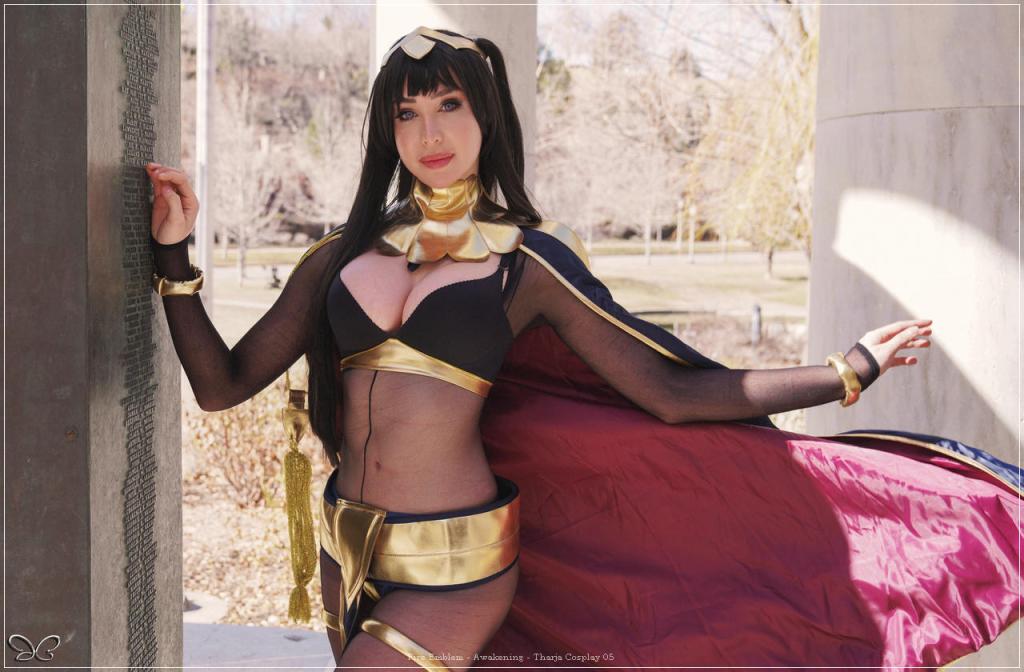 Fire Emblem - Awakening - Tharja Cosplay - elegant character representation