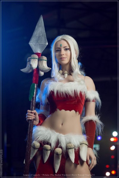 League of Legends - Nidalee (The Bestial Huntress) (Snow Bunny) Cosplay