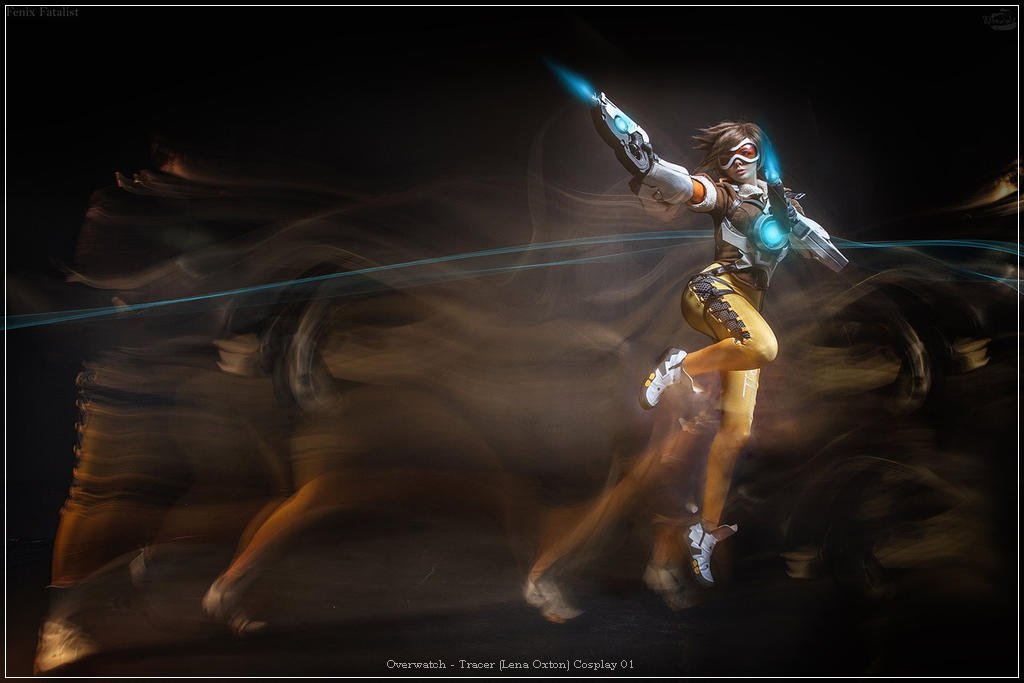 Overwatch - Tracer (Lena Oxton) Cosplay - character portrait photography