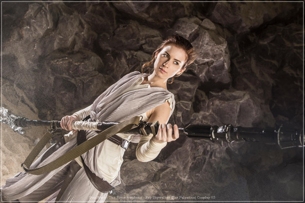 Star Wars - The Force Awakens - Rey Skywalker (Rey Palpatine) Cosplay - full length port.