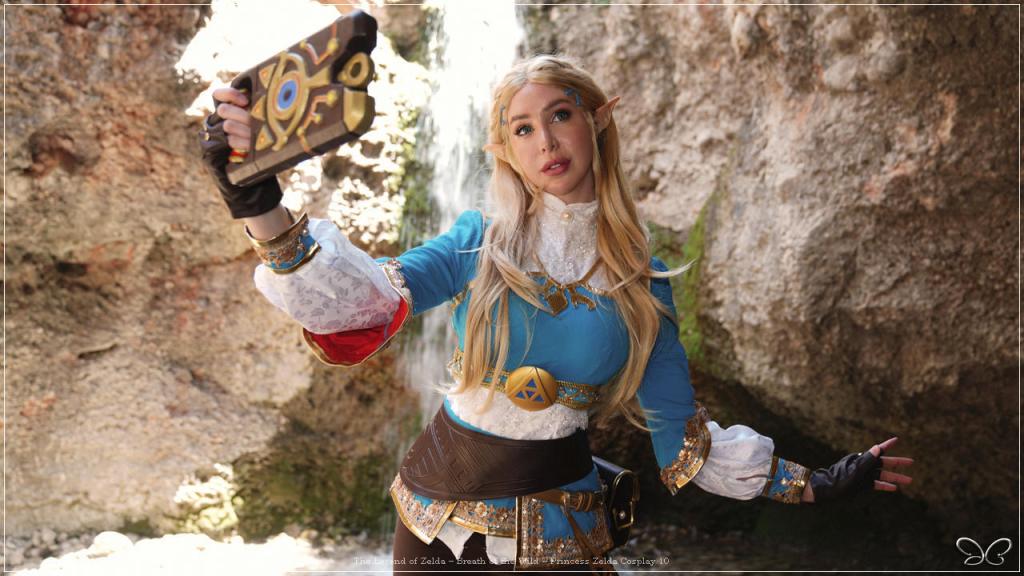 The Legend of Zelda - Breath of the Wild - Princess Zelda Cosplay - portrait photo The Legend of Zelda - Breath of the Wild - Princess Zelda Cosplay - portrait photo