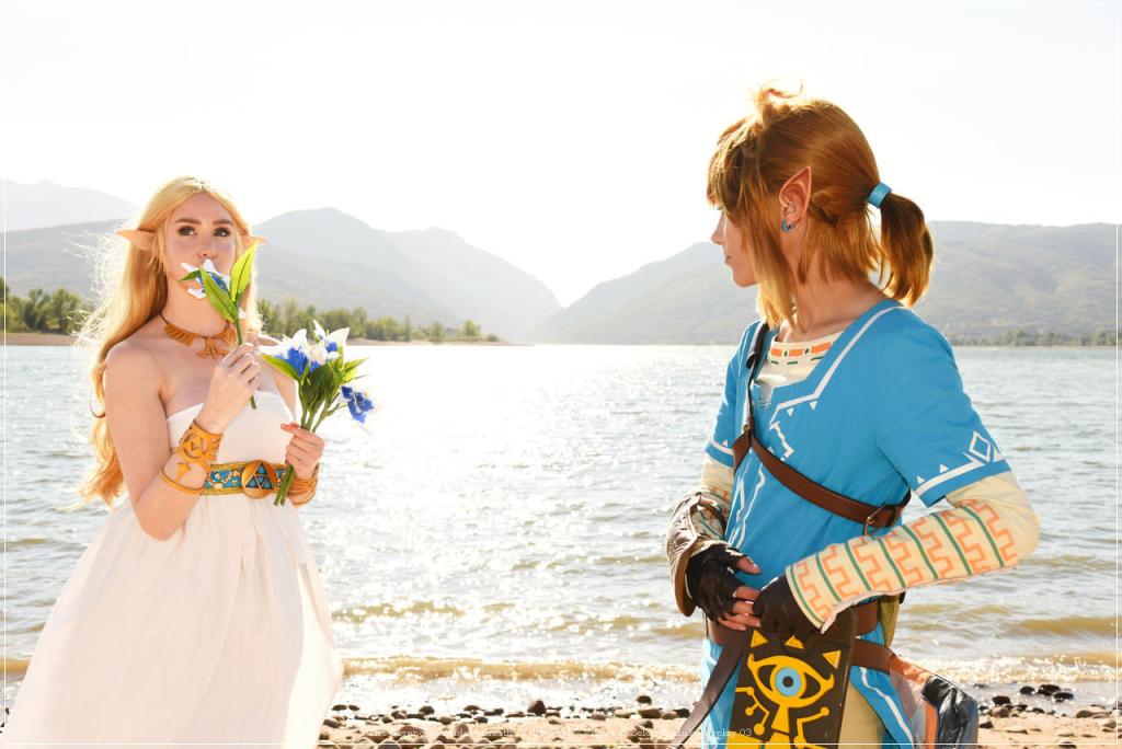 The Legend of Zelda - Breath of the Wild - Princess Zelda &amp; Link Cosplay - full body port.