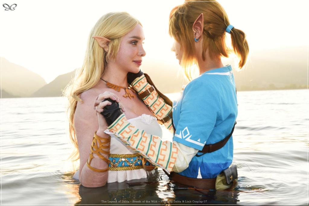The Legend of Zelda - Breath of the Wild - Princess Zelda &amp; Link Cosplay - full length port.
