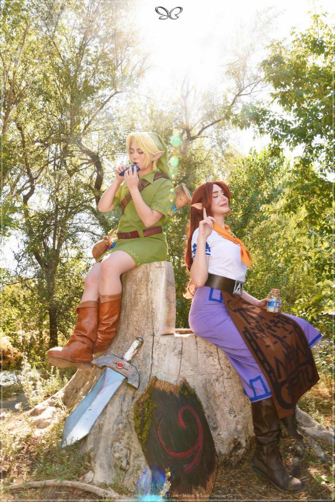 The Legend of Zelda - Ocarina of Time - Malon & Link Cosplay - full length photo The Legend of Zelda - Ocarina of Time - Malon & Link Cosplay - full length photo